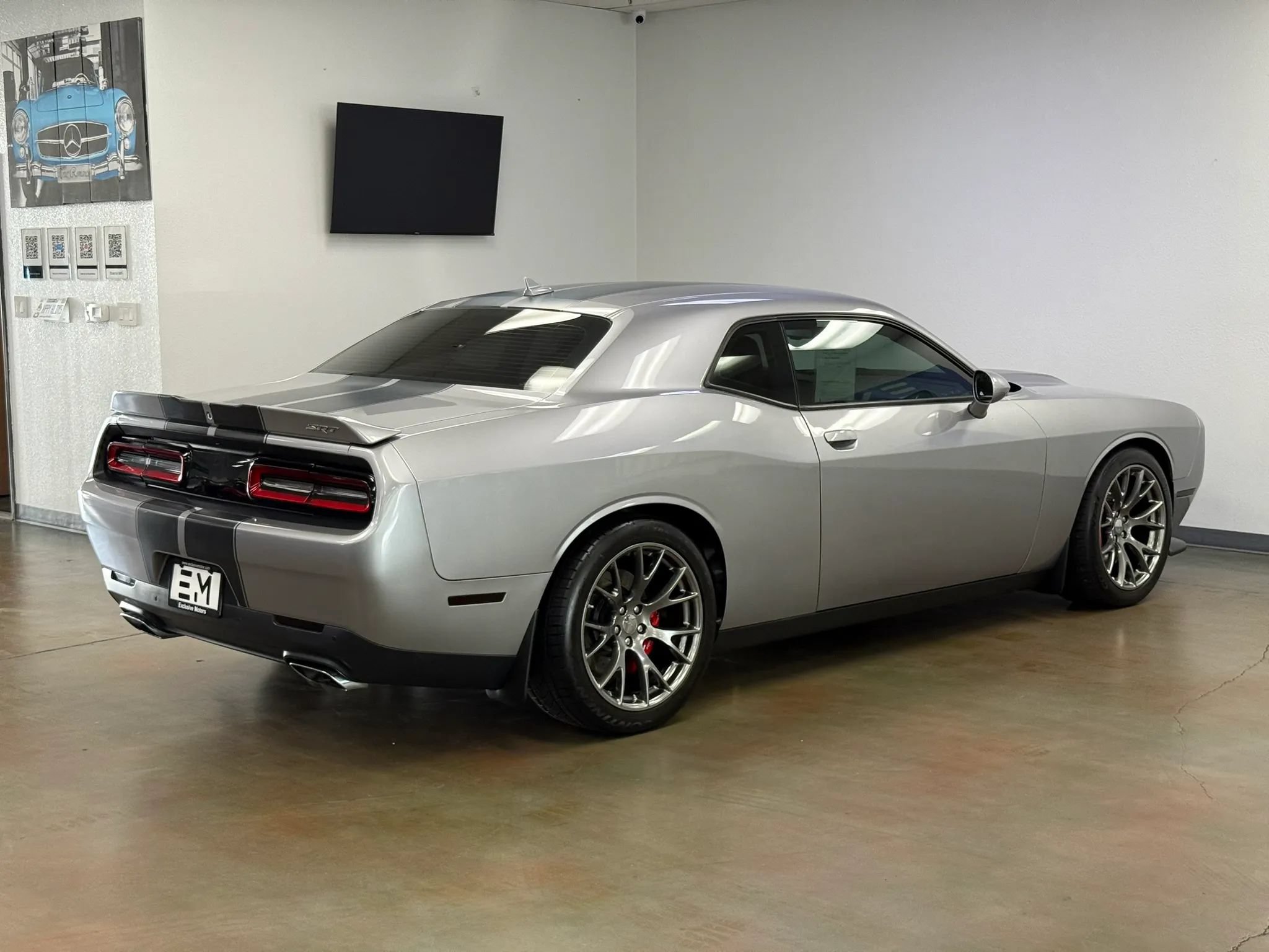 Used 2016 Dodge Challenger SRT w/ Technology Group RWD image 6