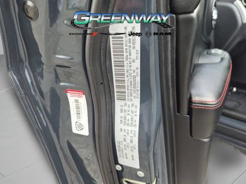 Used 2016 Jeep Cherokee Trailhawk w/ Leather Interior Group AWD/4WD image 32