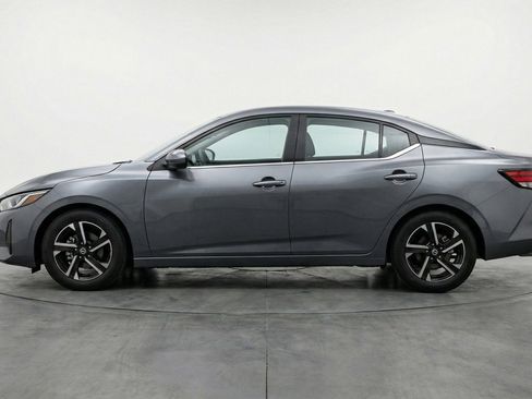 Used 2025 Nissan Sentra SV FWD image 5