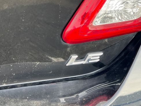 Used 2011 Toyota Camry LE image 7