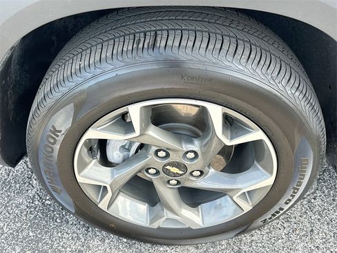 Certified 2025 Chevrolet Trax LT w/ Driver Confidence Package image 28