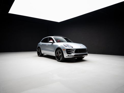 Used 2016 Porsche Macan Turbo AWD/4WD image 85