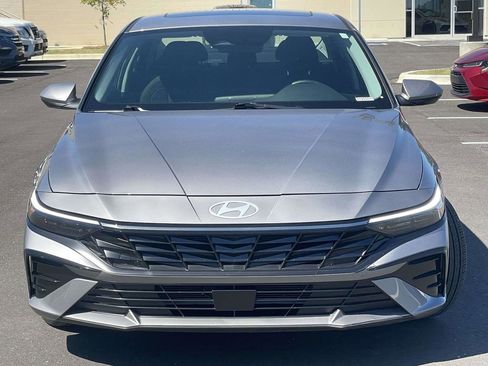 Certified 2025 Hyundai Elantra SEL FWD image 8