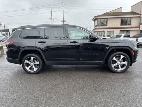Used 2023 Jeep Grand Cherokee L Limited AWD/4WD image 6