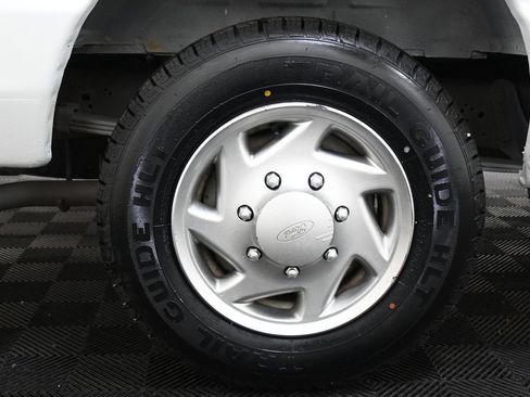 Used 2014 Ford E-150 and Econoline 150 RWD image 28
