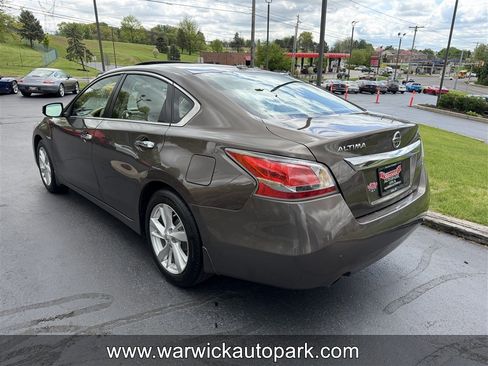 Used 2015 Nissan Altima 2.5 SL w/ Technology Package FWD image 11