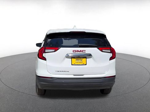 Used 2024 GMC Terrain SLE FWD image 20