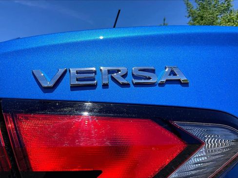 Used 2024 Nissan Versa S FWD image 31
