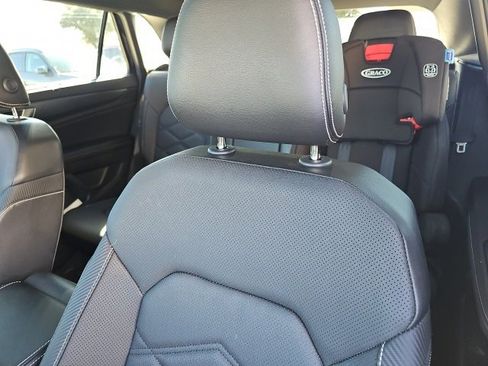 Used 2024 Volkswagen Atlas Cross Sport SE image 9