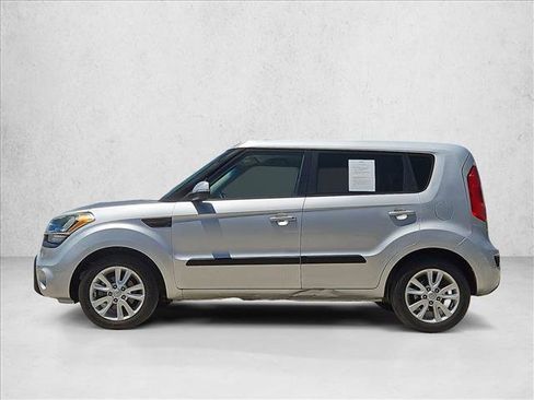 Used 2013 Kia Soul + FWD image 9