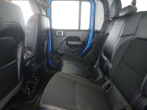 Used 2021 Jeep Gladiator Sport AWD/4WD image 25