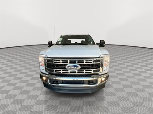 Used 2024 Ford F250 XLT image 3