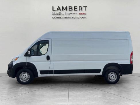 Used 2026 RAM ProMaster 2500 w/ Convenience Group FWD image 2