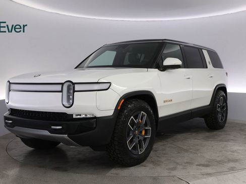 Used 2024 Rivian R1S Adventure AWD/4WD image 2