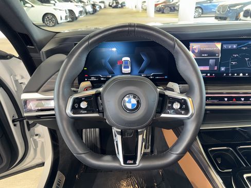 Used 2025 BMW 740i xDrive image 23