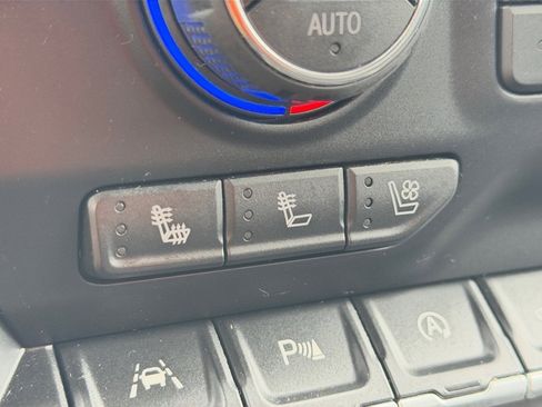 Used 2021 Chevrolet Silverado 1500 LTZ image 22