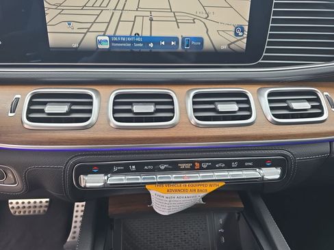 New 2026 Mercedes-Benz GLS 580 4MATIC image 24