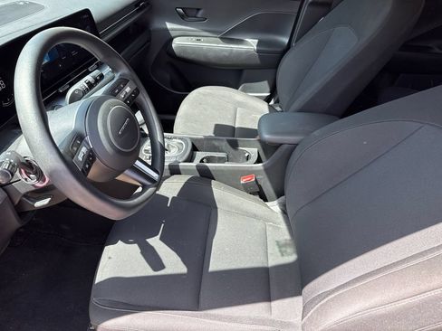 Used 2024 Hyundai Kona SE FWD image 17