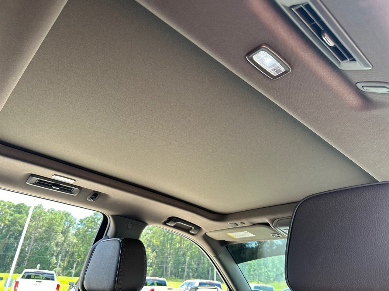 Used 2022 GMC Yukon Denali RWD image 24