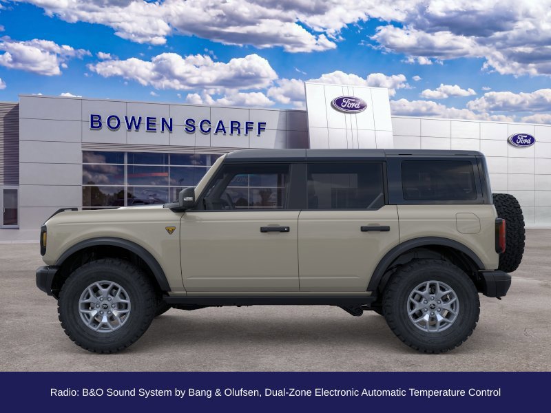 Used 2025 Ford Bronco Badlands AWD/4WD image 3