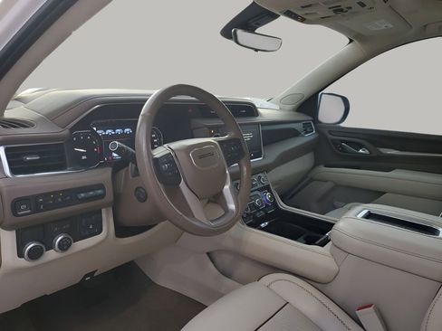 Used 2021 GMC Yukon Denali w/ Denali Premium Package image 31