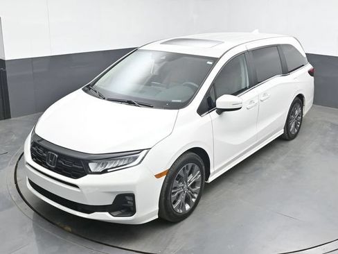 Used 2025 Honda Odyssey Touring image 15