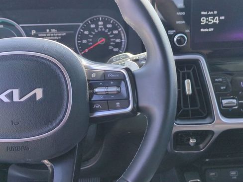 Certified 2023 Kia Sorento EX AWD/4WD image 19