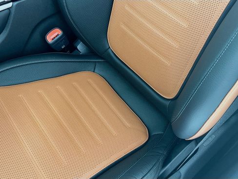 New 2026 Mercedes-Benz GLC 43 AMG 4MATIC image 21