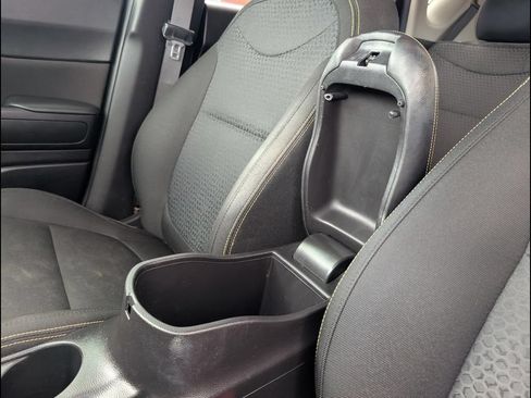 Used 2016 Kia Soul + FWD image 21