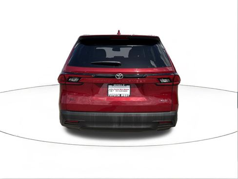 Used 2025 Toyota Grand Highlander FWD image 4