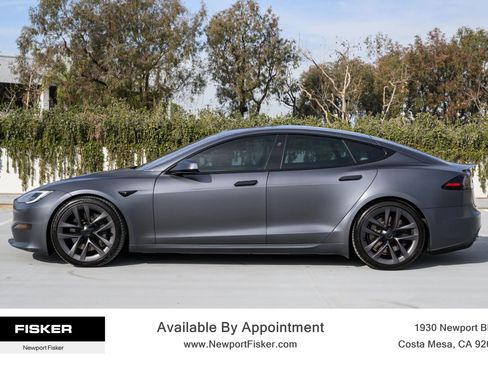 Used 2022 Tesla Model S Plaid image 2