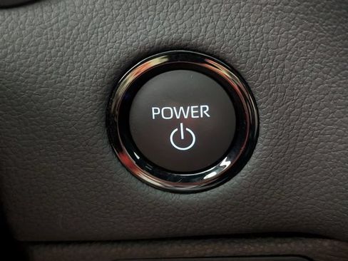Used 2025 Toyota Tundra Limited AWD/4WD image 24