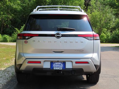Used 2024 Nissan Pathfinder Platinum w/ Cargo Package AWD/4WD image 20