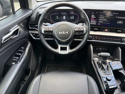 Used 2023 Kia Sportage EX FWD image 13