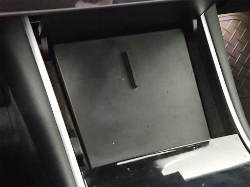 Used 2018 Tesla Model 3 Mid Range image 33