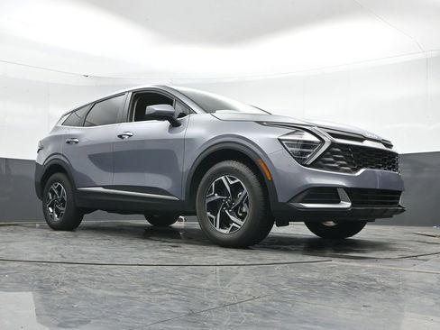 Used 2025 Kia Sportage LX image 43