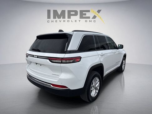 Used 2025 Jeep Grand Cherokee Laredo X RWD image 5