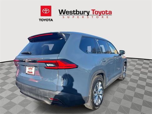 Certified 2024 Toyota Grand Highlander Platinum image 5