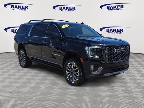 Used 2023 GMC Yukon XL Denali Ultimate AWD/4WD image 3