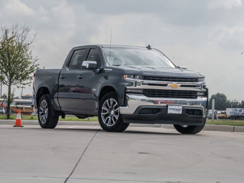 Used 2020 Chevrolet Silverado 1500 LT w/ Texas Edition image 2