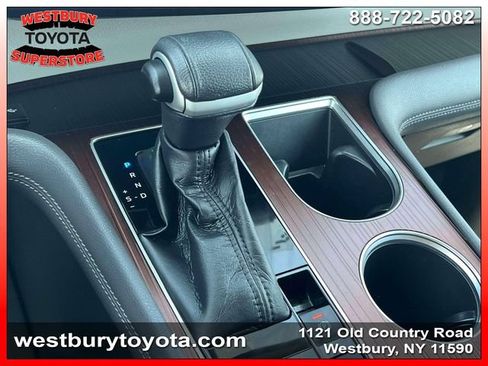 Used 2021 Toyota Sienna XLE AWD/4WD image 27