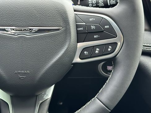 New 2026 Chrysler Pacifica Select image 21