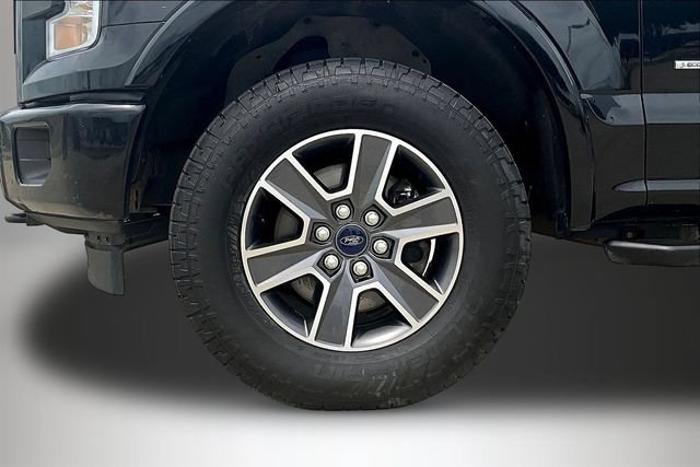Used 2017 Ford F150 XLT w/ Equipment Group 302A Luxury AWD/4WD image 32