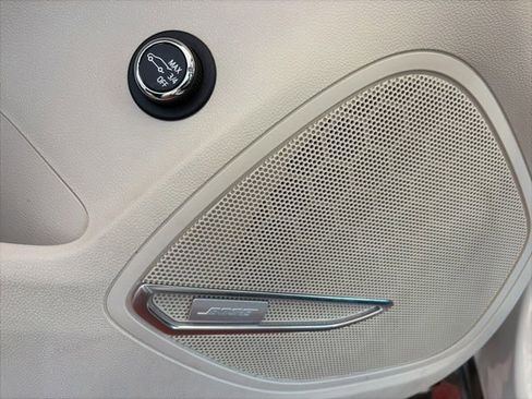 Used 2021 Buick Envision Essence w/ Technology Package I FWD image 14