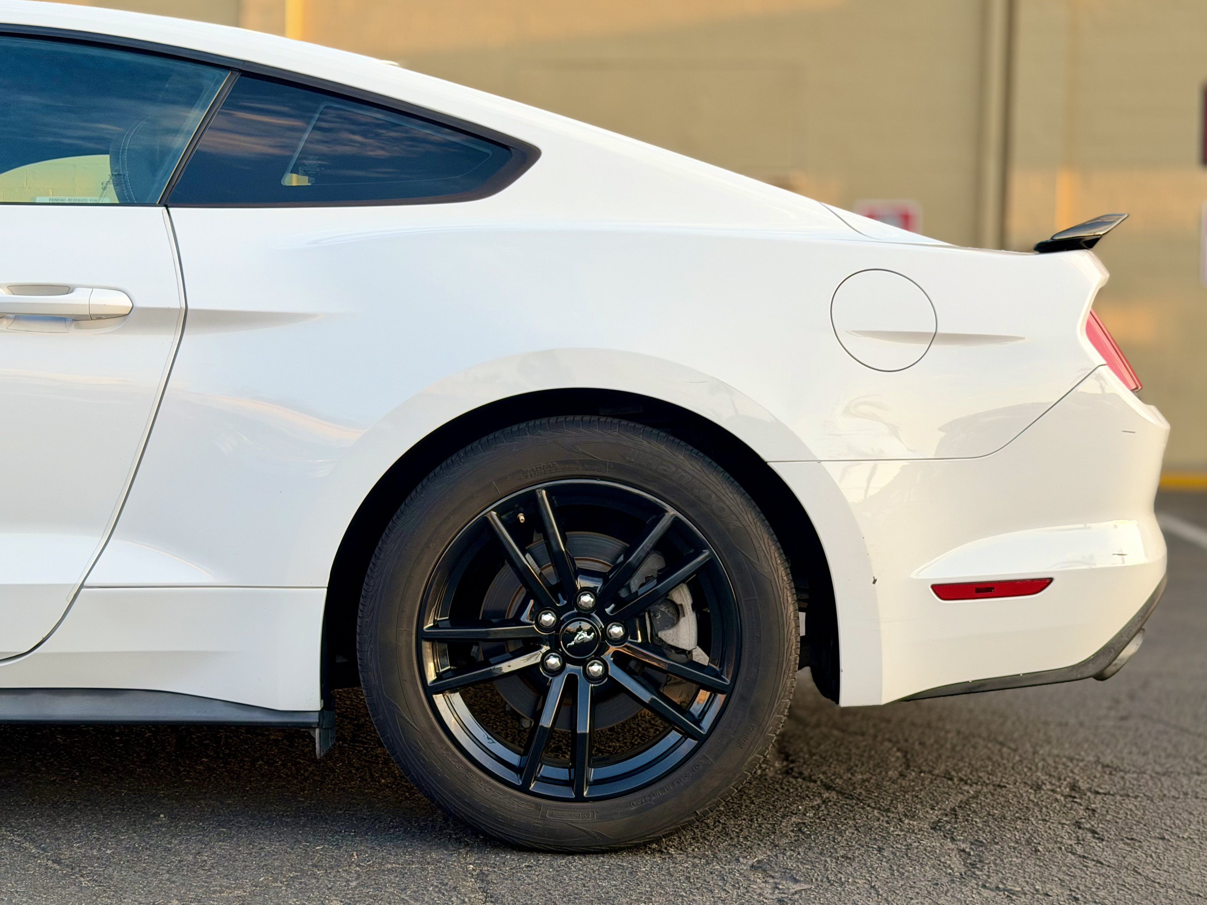 Used 2017 Ford Mustang Coupe RWD image 11