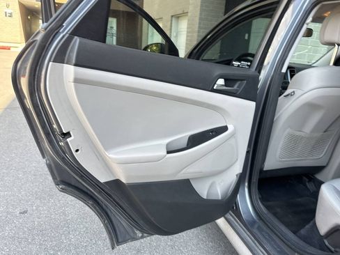 Used 2018 Hyundai Tucson SEL AWD/4WD image 23