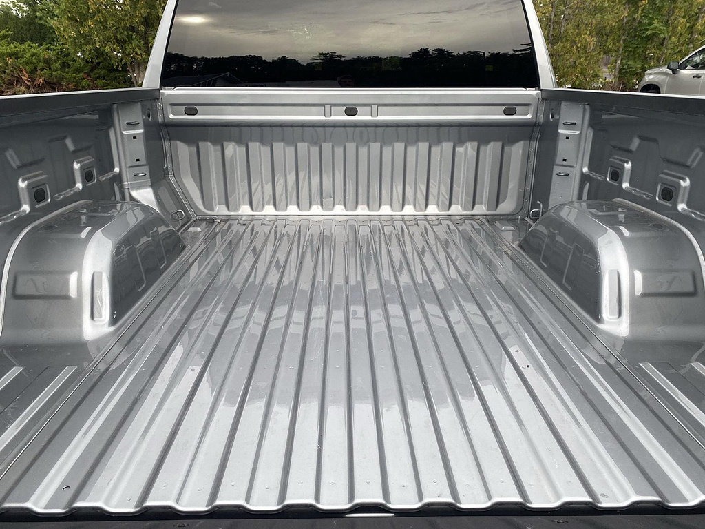 Certified 2025 Chevrolet Silverado 1500 RST AWD/4WD image 11