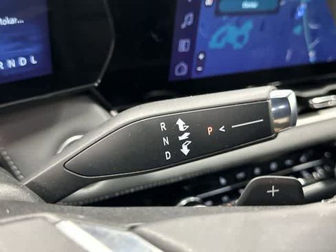 Used 2025 Chevrolet Equinox LT w/ Convenience Package II image 24