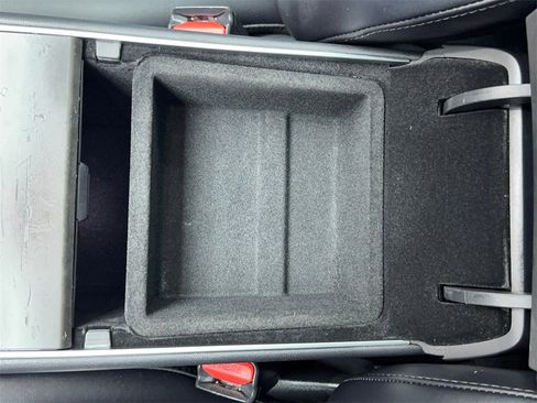 Used 2021 Tesla Model Y Long Range image 35