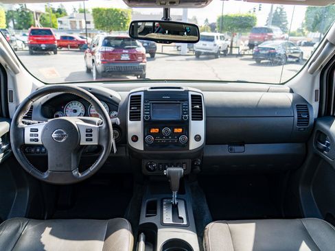 Used 2017 Nissan Frontier PRO-4X w/ Pro-4x Luxury Package AWD/4WD image 19